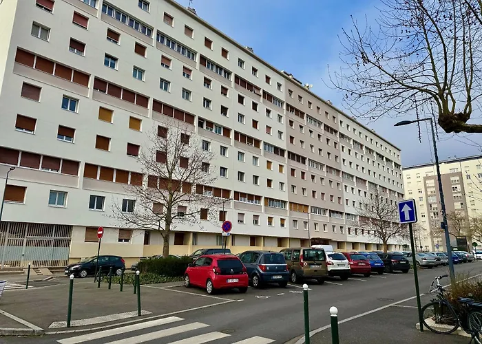 Cocon Urbain Fully Refurbished - 2 Bedrooms -70M2